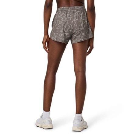 Vuori Clementine 2.0 Shorts - Women's 4" Inseam 2