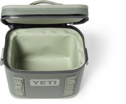 YETI Hopper Flip 8 Soft Cooler 9