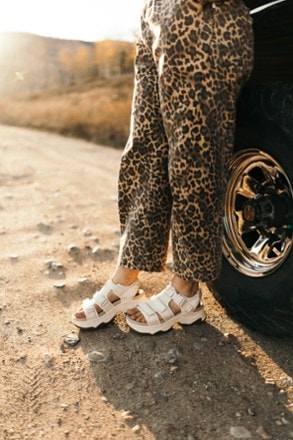 Location Image for Hurricane Ampsole Gaila Sandals - Women's