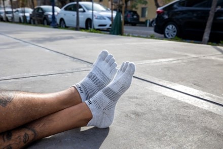 Injinji Run Lightweight No-Show Socks 3