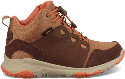 teva arrowood hiking shoes