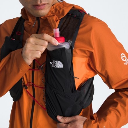 The North Face Summit Series Run Vest 5 Hydration Vest 7