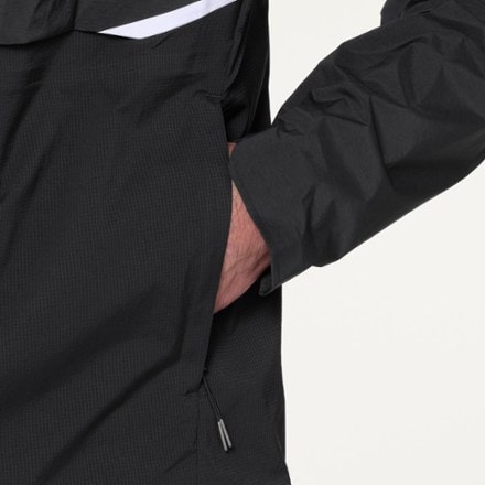 On Core Jacket - Men's 10