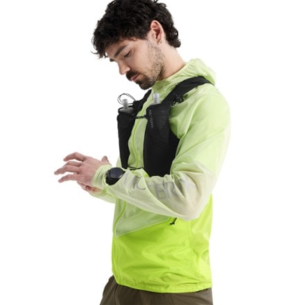 Arc'teryx Norvan Windshell Hoody - Men's 7
