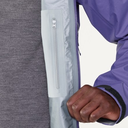 Arc'teryx Beta SL Jacket - Men's 7