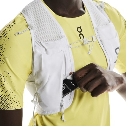 On Ultra Hydration Vest Pro 4