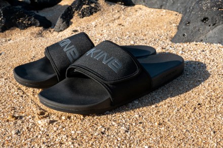 clearance flip flops mens