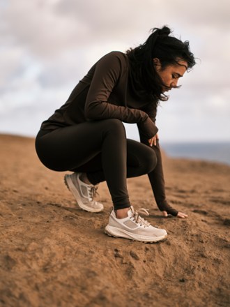 OluKai Makiki Sneakers - Women's 5