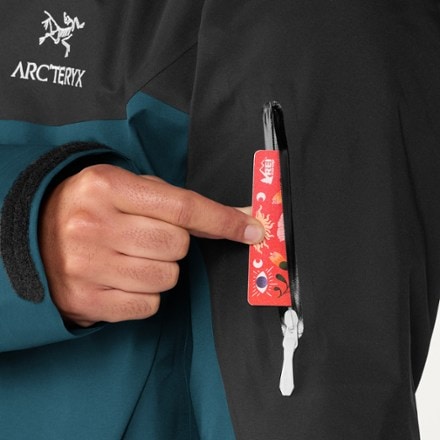 Arc'teryx Alpha SV Jacket - Men's 9