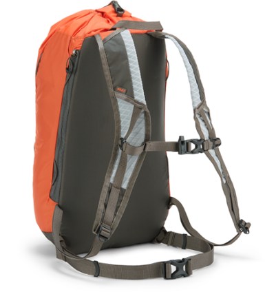 REI Co-op Flash 18 Pack 5