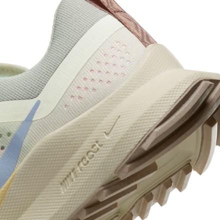 Nike React Pegasus Trail 4 Trail-Running Shoes - Women's 6