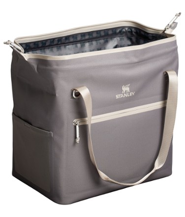 Stanley The All Day Julienne Max Cooler - 30 Cans/20 Qts. 2