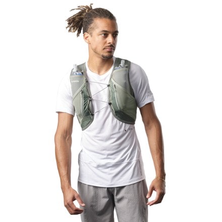 Salomon Active Skin 12 Hydration Vest 1