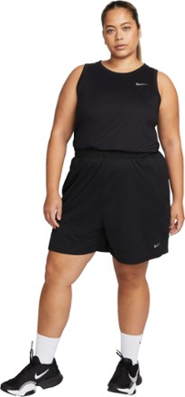 Nike Attack Mid-Rise 5" Shorts - Women's 7