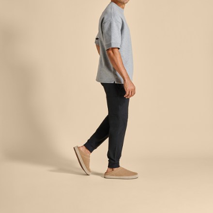 OluKai Hamani Hulu Slippers - Men's 6