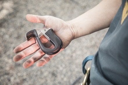 Black Diamond ATC Pilot Belay Device In Use (Black)