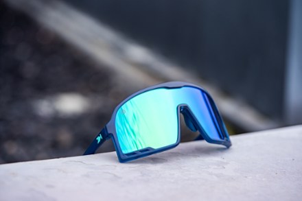 Location Image of color Navy