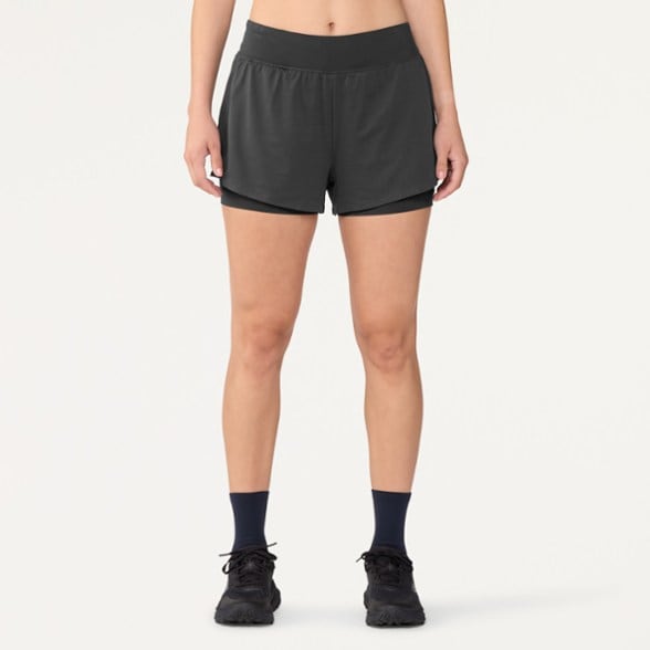 Model info: Height: 5' 10" | Waist: 28" | Inseam: 29" | Wearing size: M