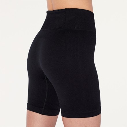 CIRCLE Keep The Flow Shorts 2.0 - Women's 5