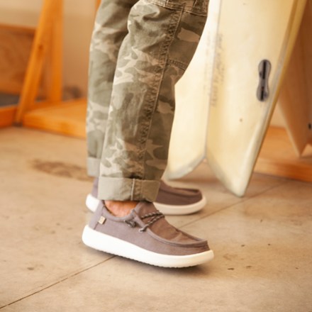 Location Image for Cloud9 Venture Lace-Up Shoes - Men's
