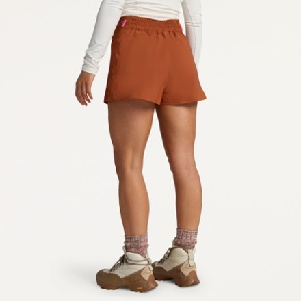 SENIQ Trailmix Hike Shorts - Women's 1