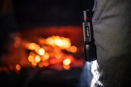 Coast HX5 Flashlight 3