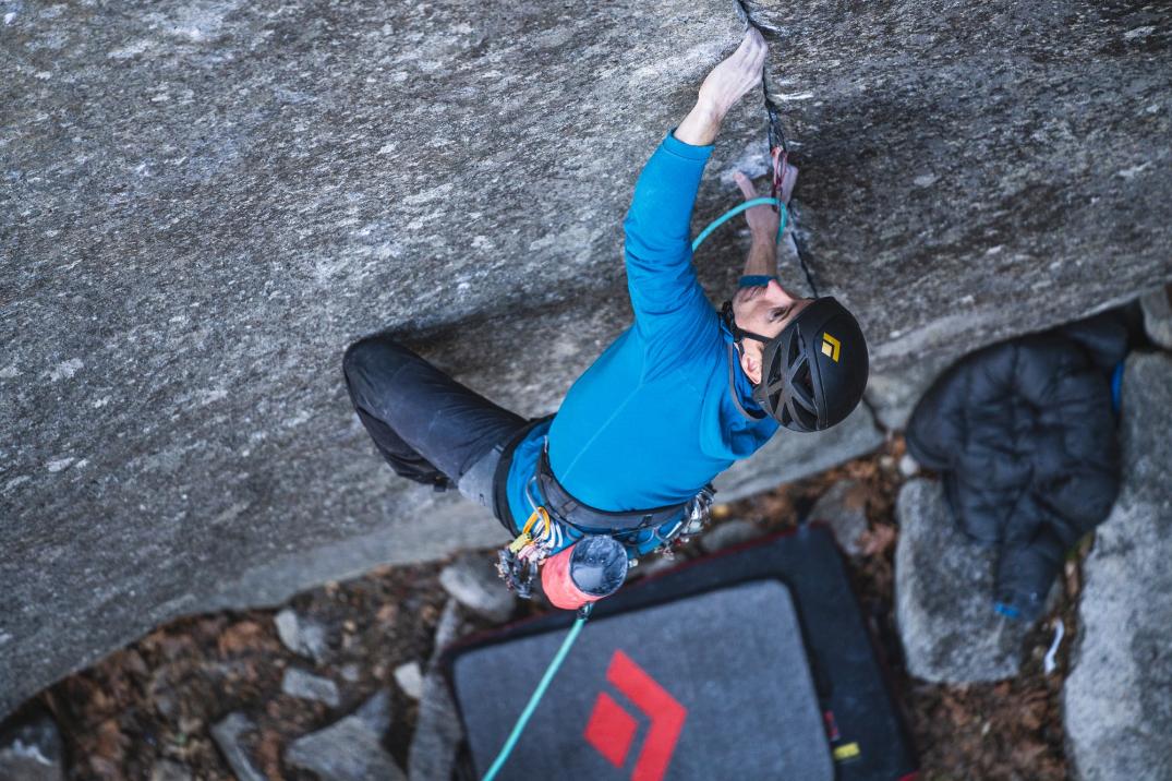 Location Image for Vapor Climbing Helmet
