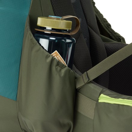 REI Co-op Trailmade 60 Pack - Men's Water bottle pocket (water bottle not included)