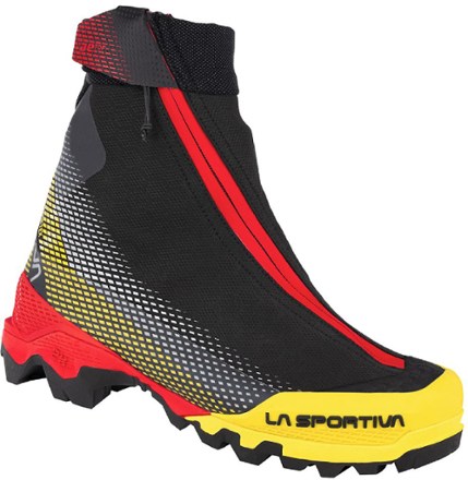 La Sportiva Aequilibrium Top GTX Mountaineering Boots 2