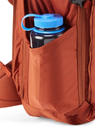REI Co-op Ruckpack 40 Pack - Men's Bottle pocket (water bottle not included)