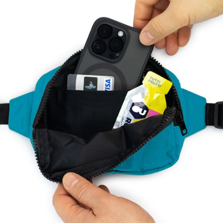 Amphipod R3 Express Convertible Pack 2