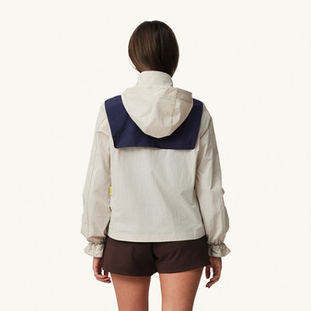 Hikerkind Packable Windbreaker - Women's 2
