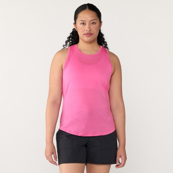 Model info: Height: 5'9" | Chest: 32b | Waist: 30 | Wearing size: M