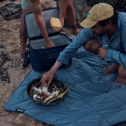 YETI Lowlands Blanket