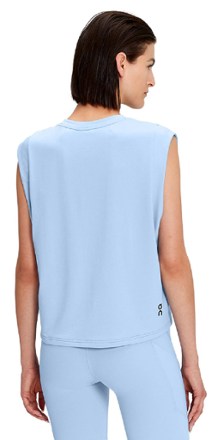 On Focus Crop Top - Women's 2