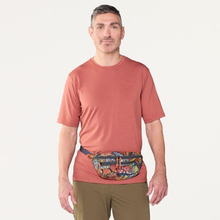 REI Co-op Trail 2 Print Waist Pack 1