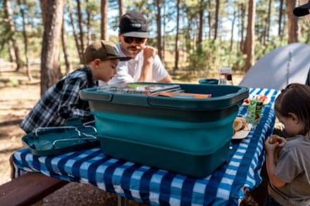 Adventure Ready Flat Pack Collapsible Picnic Basket 10