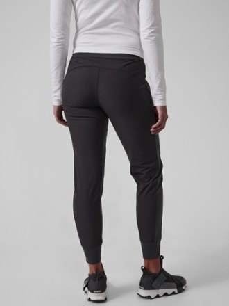 Athleta Headlands Hybrid Trek Jogger Pants - Women's 1