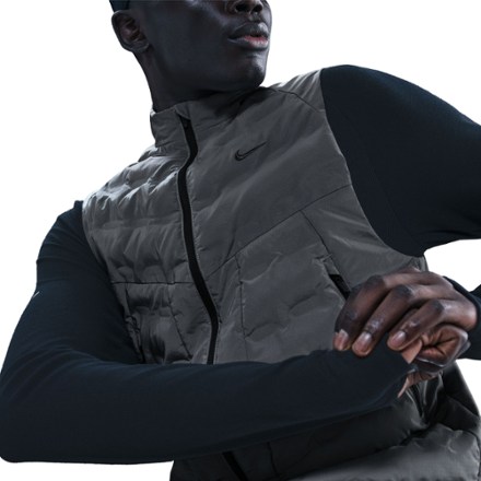 Nike Therma-FIT ADV Reflect Vest - Men's 4