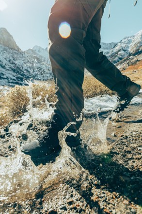 The North Face VECTIV Exploris Mid FUTURELIGHT Hiking Boots - Men's 4