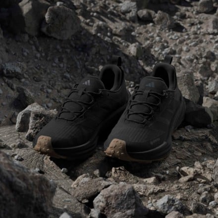Location Image of color Core Black/Core Black/Brown Ox