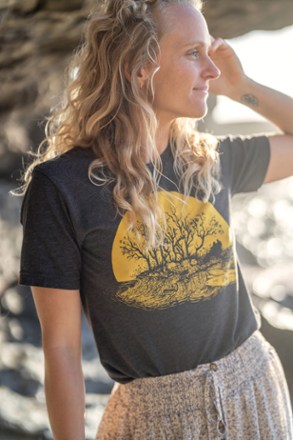 Slow Loris Kayakers T-Shirt 5