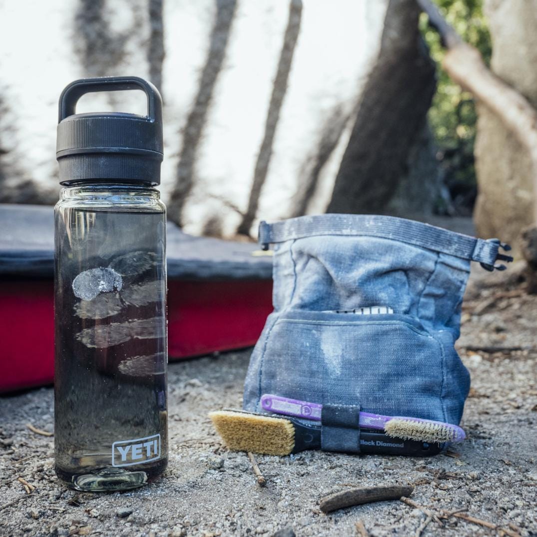 Location Image for Yonder Water Bottle with Yonder Chug Cap - 25 fl. oz.