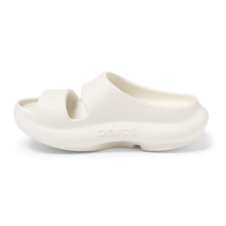 OOFOS OOyea Slide Sandals - Women's Left view