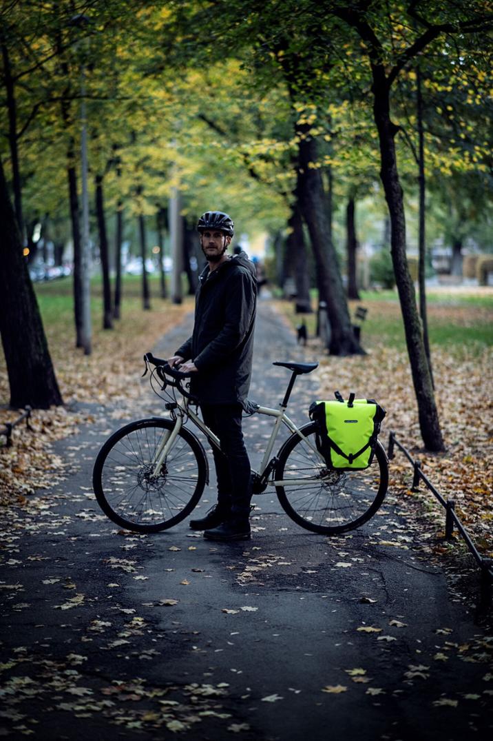 Location Image for Back-Roller High-Visibility Pannier - Single