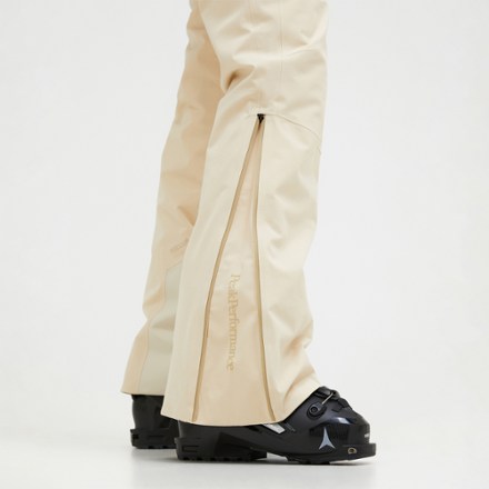 Peak Performance Whitelight HIPE 2L Insulated Snow Pants - Women's 5