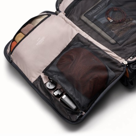 Bellroy Lite Carry-On 7
