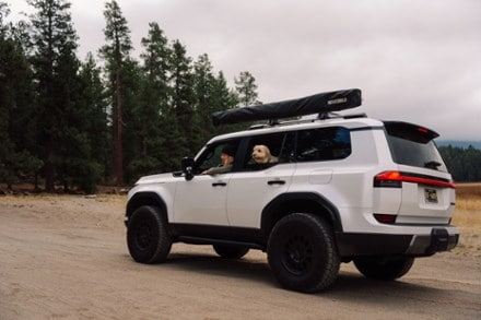 Yakima OverNOut 180 Awning 6