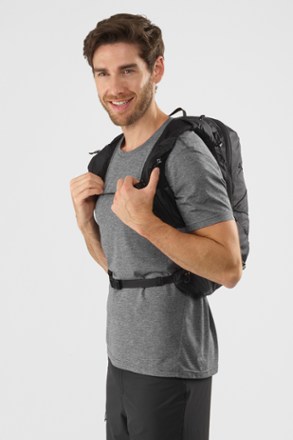 Salomon XT 15 L Hydration Pack 5