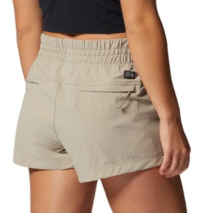 Mountain Hardwear Basswood Pull-On Shorts - Women's 7